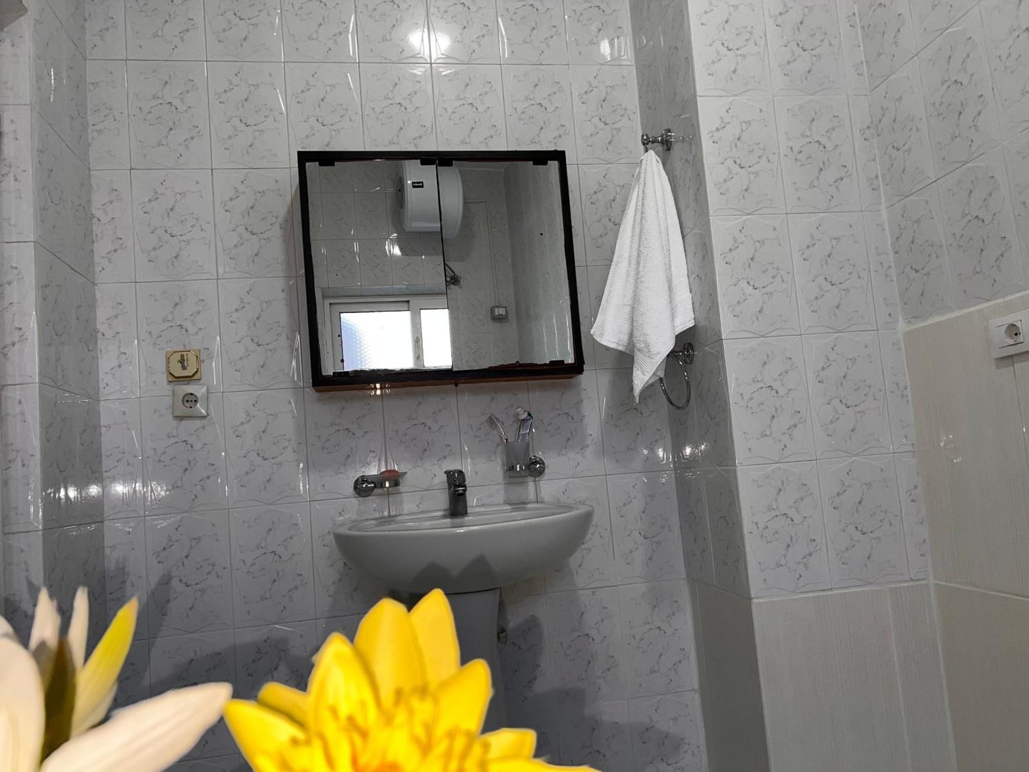 Berat Private Room In Haxhialiu Villa Esterno foto