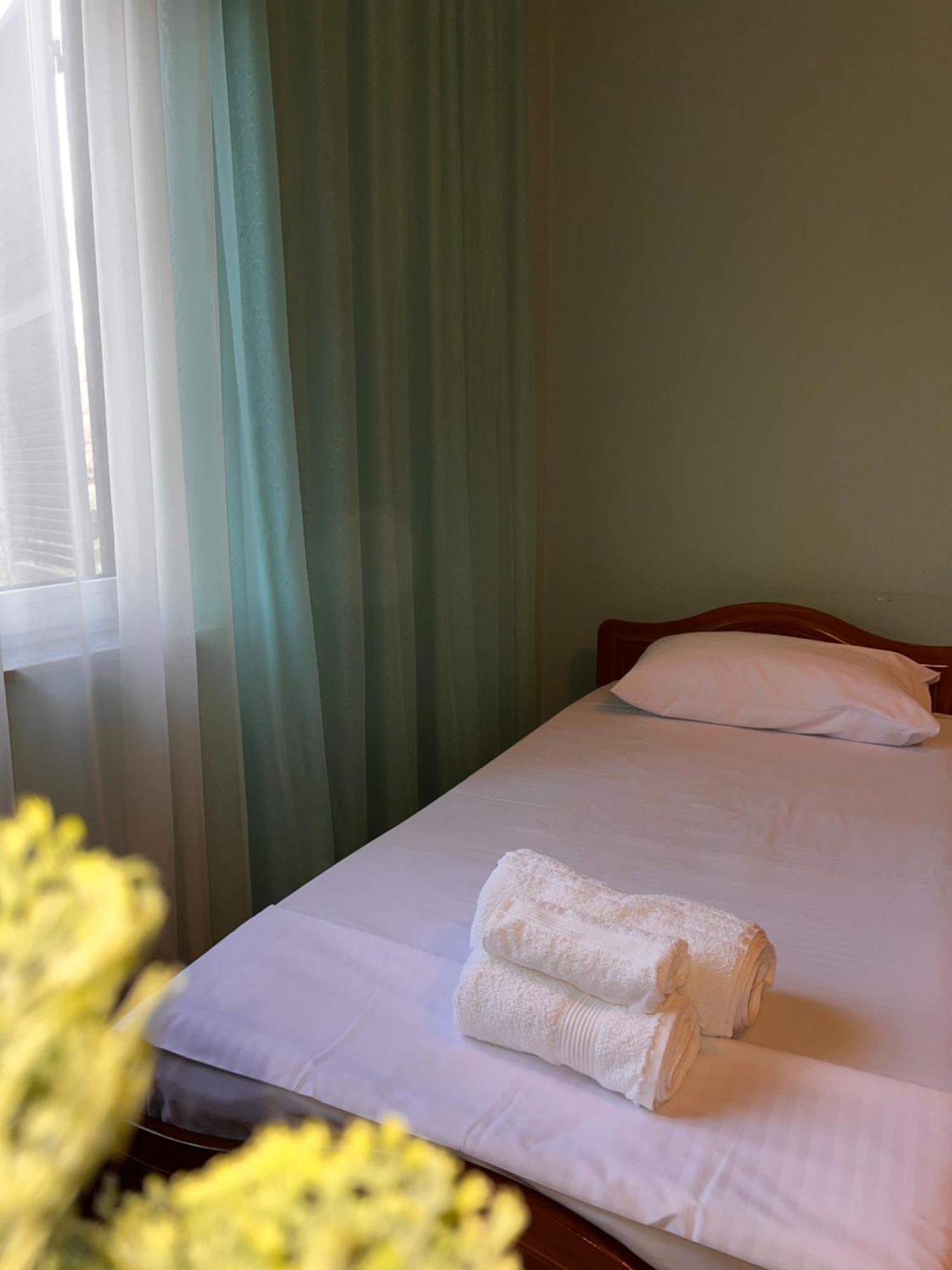 Berat Private Room In Haxhialiu Villa Esterno foto