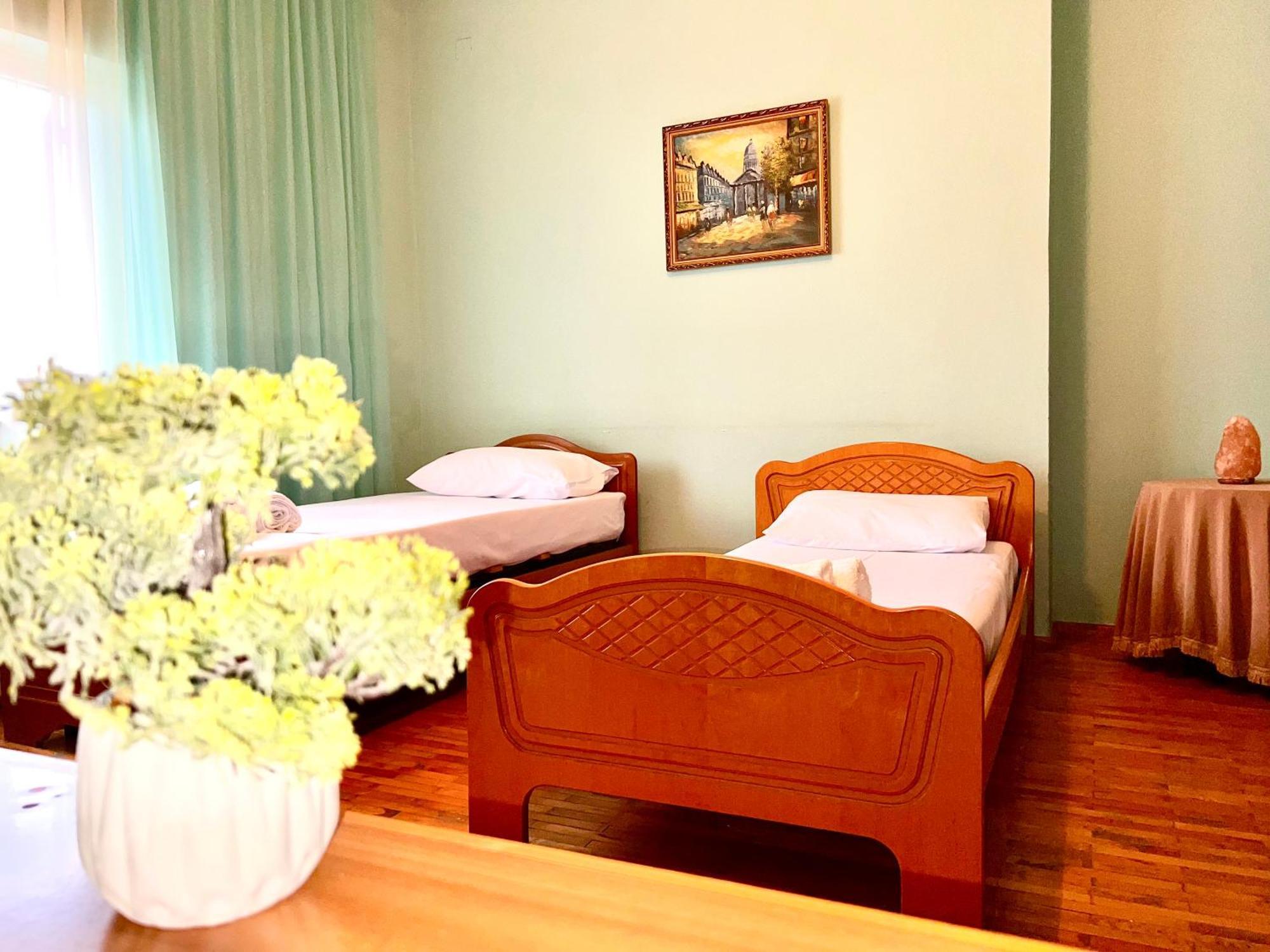 Berat Private Room In Haxhialiu Villa Esterno foto
